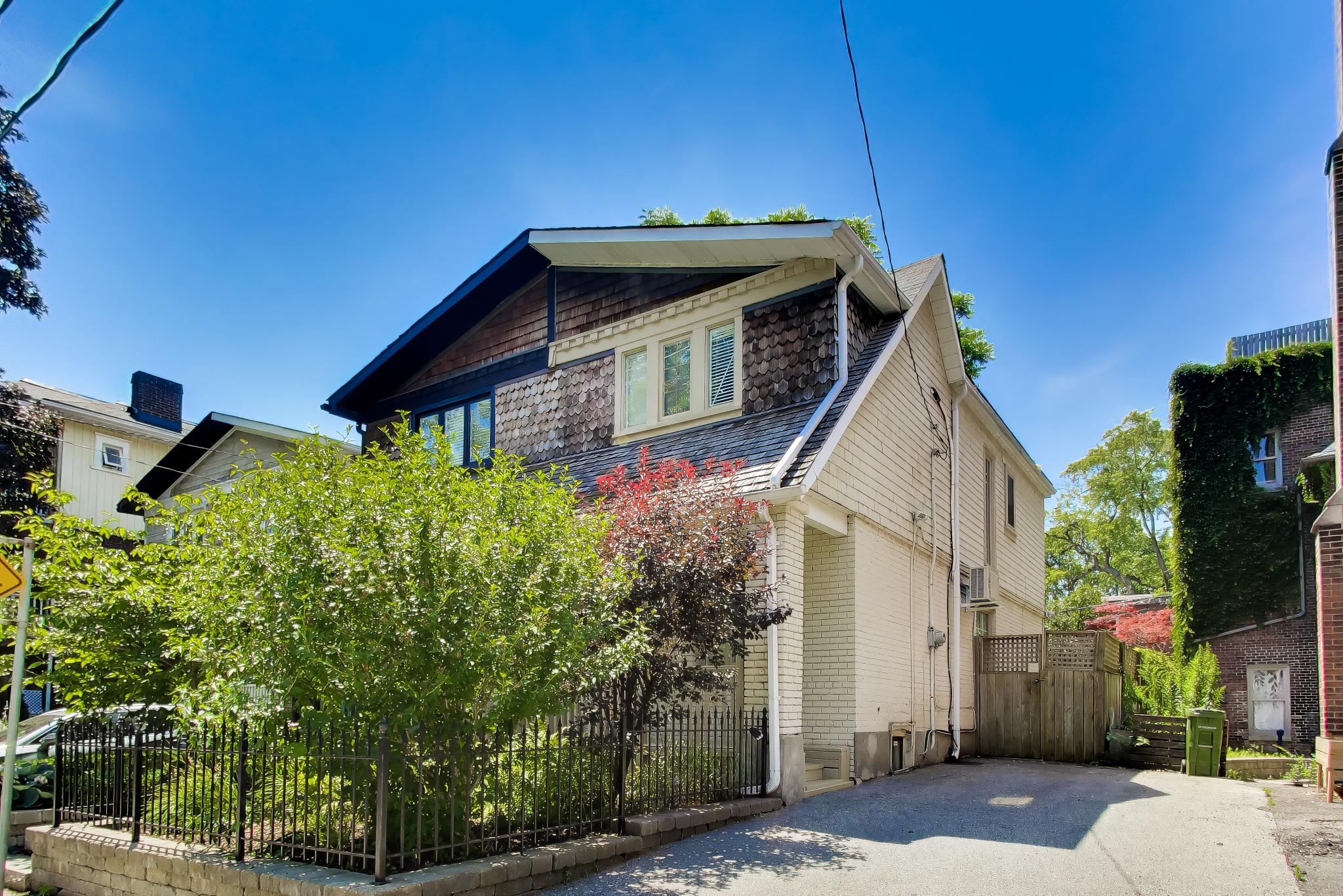 318 Sumach Street, front elevation.