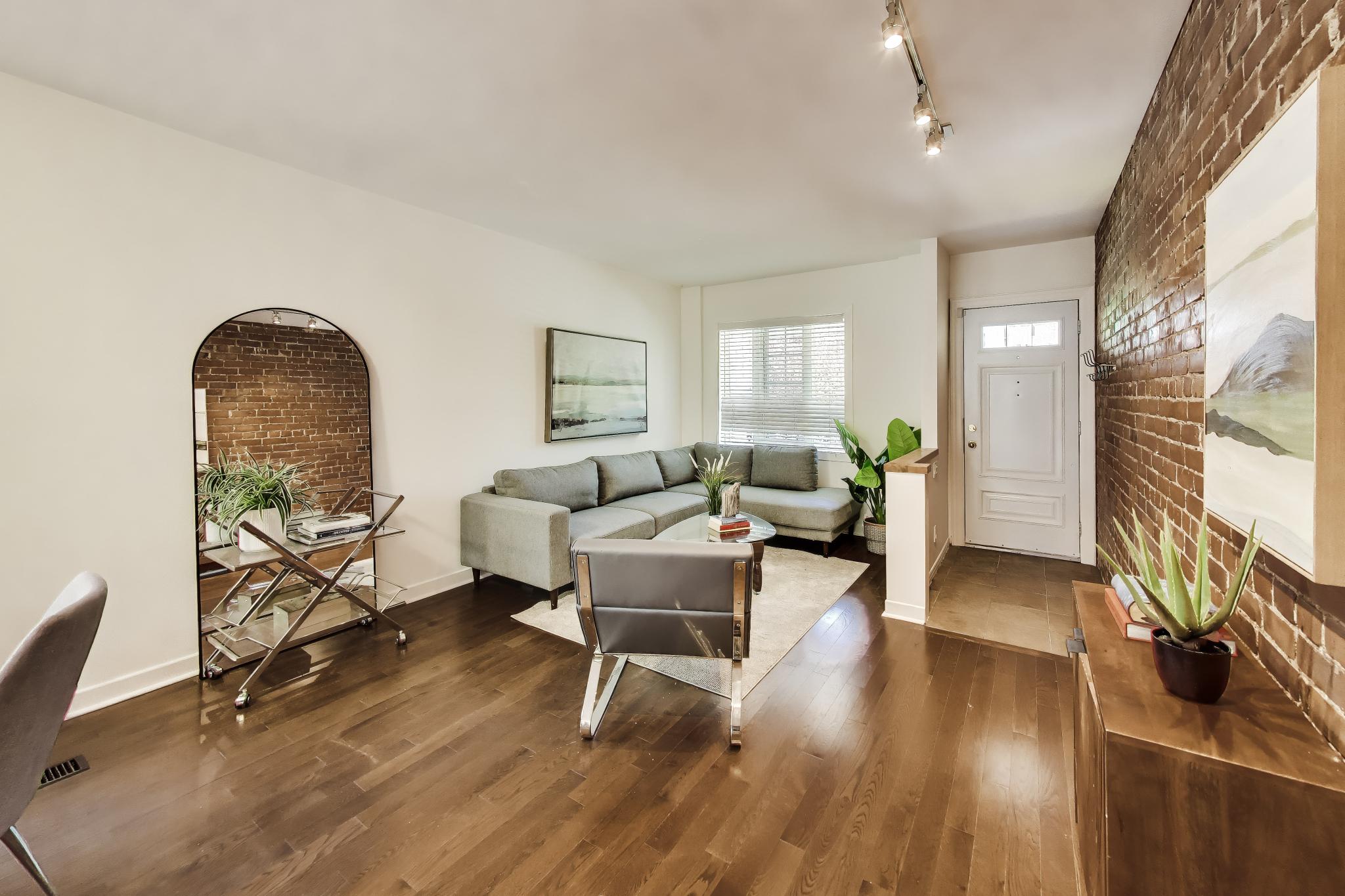 318 Sumach Street — foyer / living